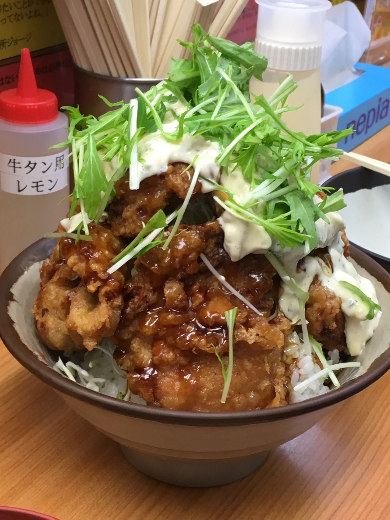 吉祥寺の駅前にあるデカ盛りすぎる丼 吉祥寺どんぶり がすごい Oi See