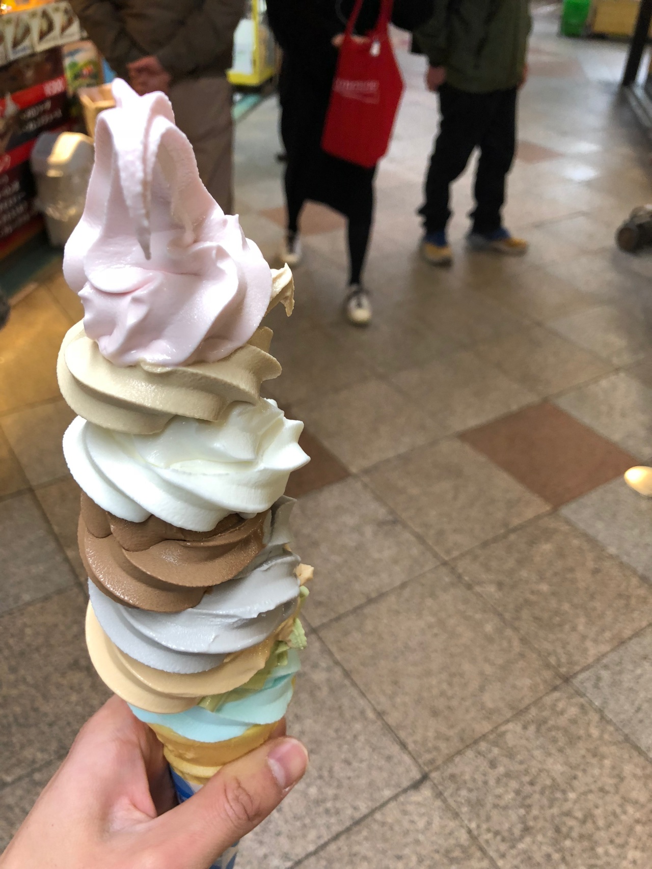 8段のアイスクリーム